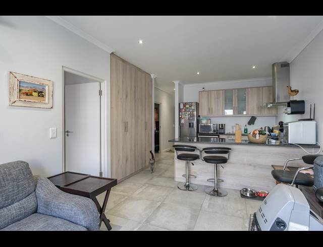 2 BEDROOM HOUSE RENTED IN PARKLANDS EAST
